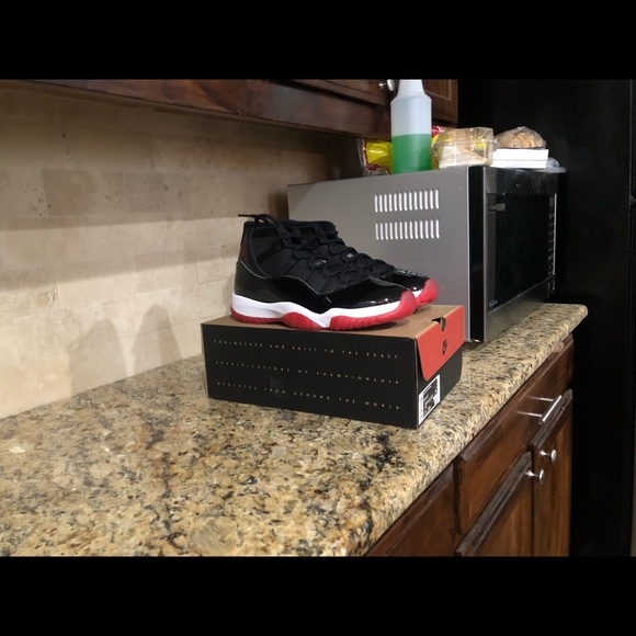 Jordan 11 breds brand new - Picture 4 of 5